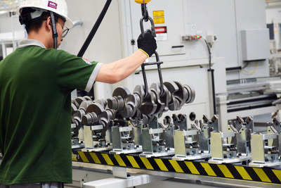 國(guó)產(chǎn)化新篇章 奇瑞捷豹路虎發(fā)動(dòng)機(jī)工廠盛大開業(yè)，2.0T動(dòng)力總成本地化裝配啟航